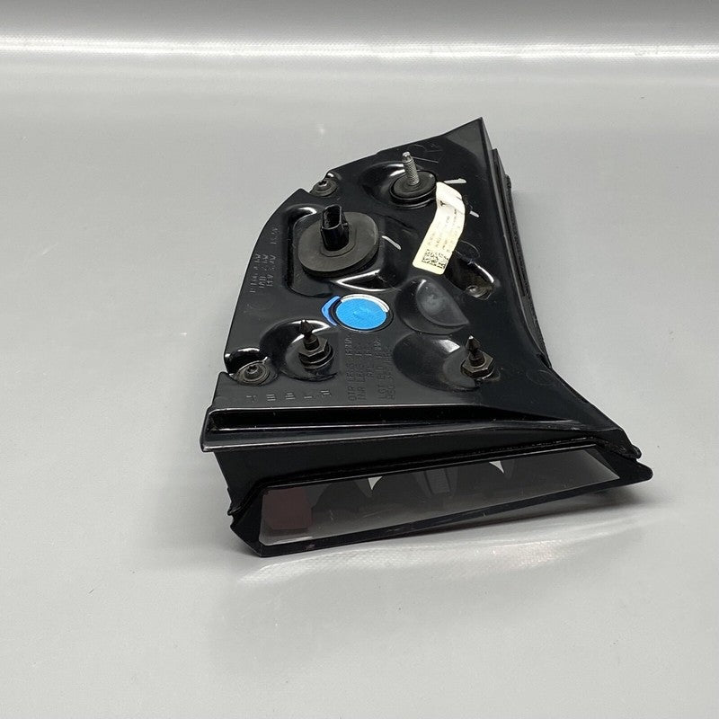 TESLA MODEL 3 TAIL LIGHT TRUNK RIGHT PASSENGER 1077402-00-E 2017 18 19