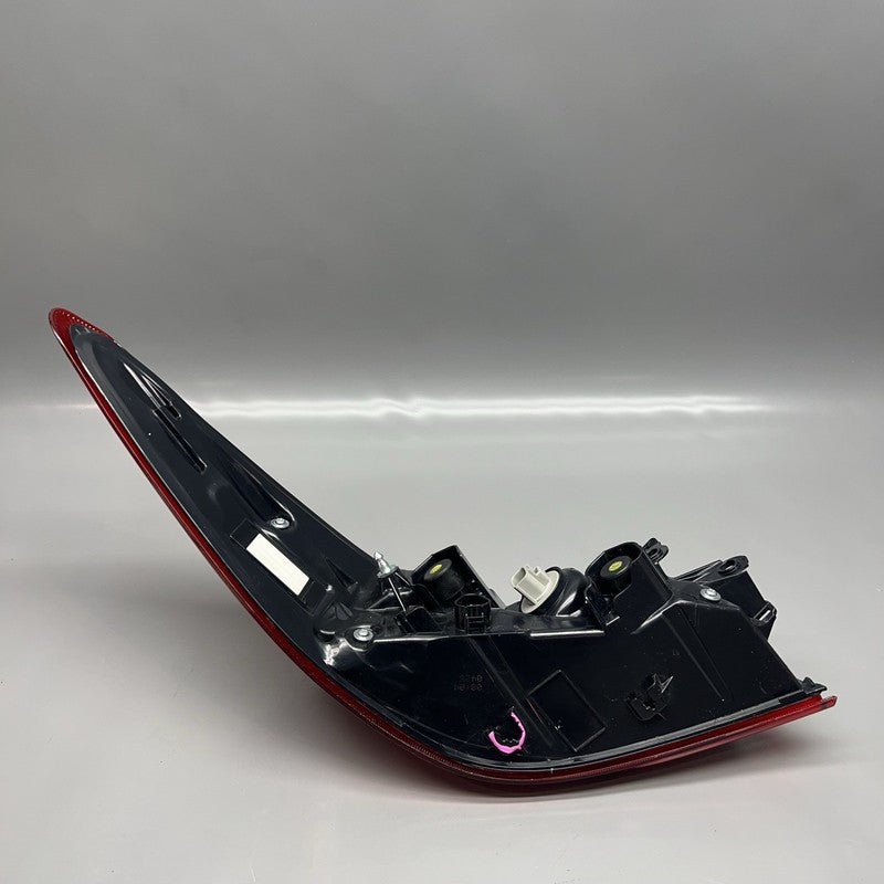 TOYOTA CAMRY TAIL LIGHT RIGHT PASSENGER 2025 2026 OEM