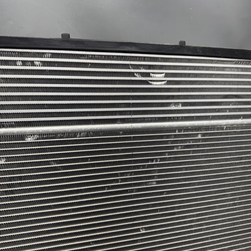 A0995001303 MERCEDES BENZ  GLS450 COOLING RADIATOR 2012-2014 2015 2016 2017 2018 2019 OEM