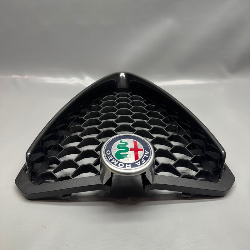ALFA ROMEO STELVIO FRONT GRILLE 2017 2018 2019 2020 2021 2022 OEM 1561