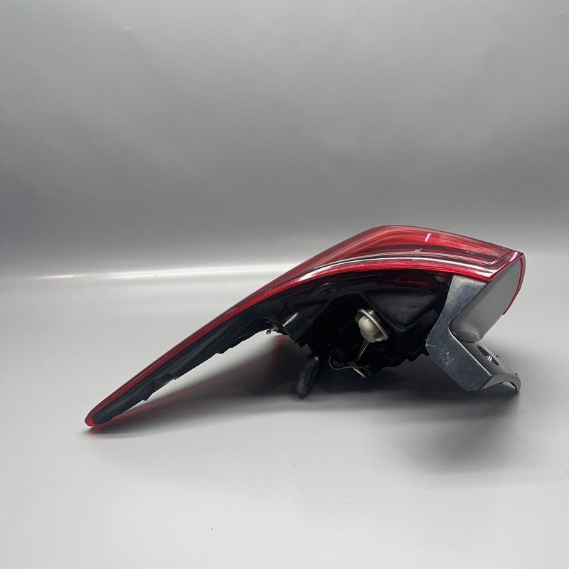 MITSUBISHI OUTLANDER TAIL LIGHT RIGHT PASSENGER 2016 2017 2018 2019 20