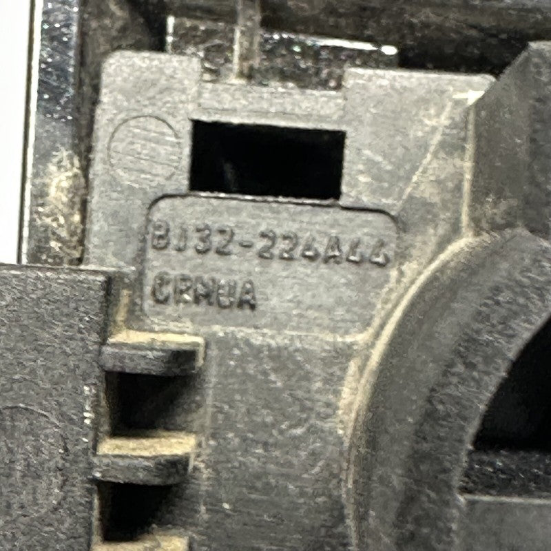 BT32-224A44 JAGUAR F-PACE DOOR HANDLE RIGHT REAR 2017 2018 2019 2020 OEM BT32-224A44