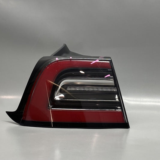 MODEL 3 TESLA MODEL 3 TAIL LIGHT LEFT DRIVER SIDE LED OEM 2017 2018 2019 2020 2021 2022