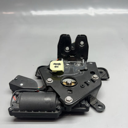 1500604-00-B TESLA MODEL Y 3 LIFTGATE CINCH LATCH 2017 2018 2019 2020 2021 2022 2023 OEM