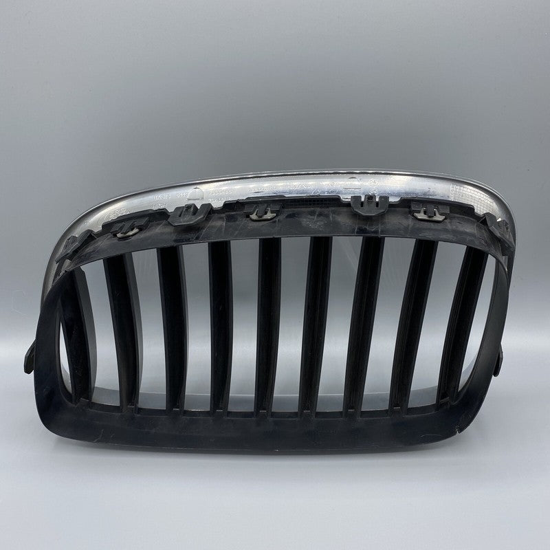 7336486 BMW 535 GT GRILLE RIGHT SIDE 550 F07 CHROME 7336486 OEM 2014 2015 2016 