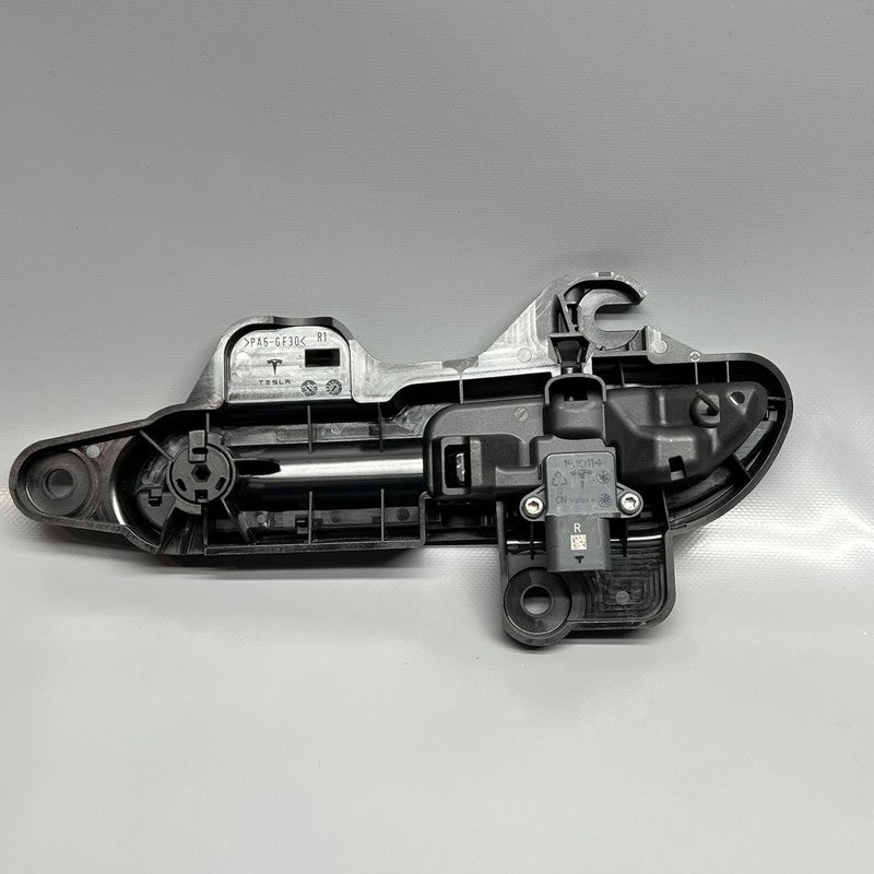 1528115-00-D TESLA MODEL Y DOOR HANDLE RIGHT PASSENGER 2020 2021 2022 2023 1528115-00-D OEM