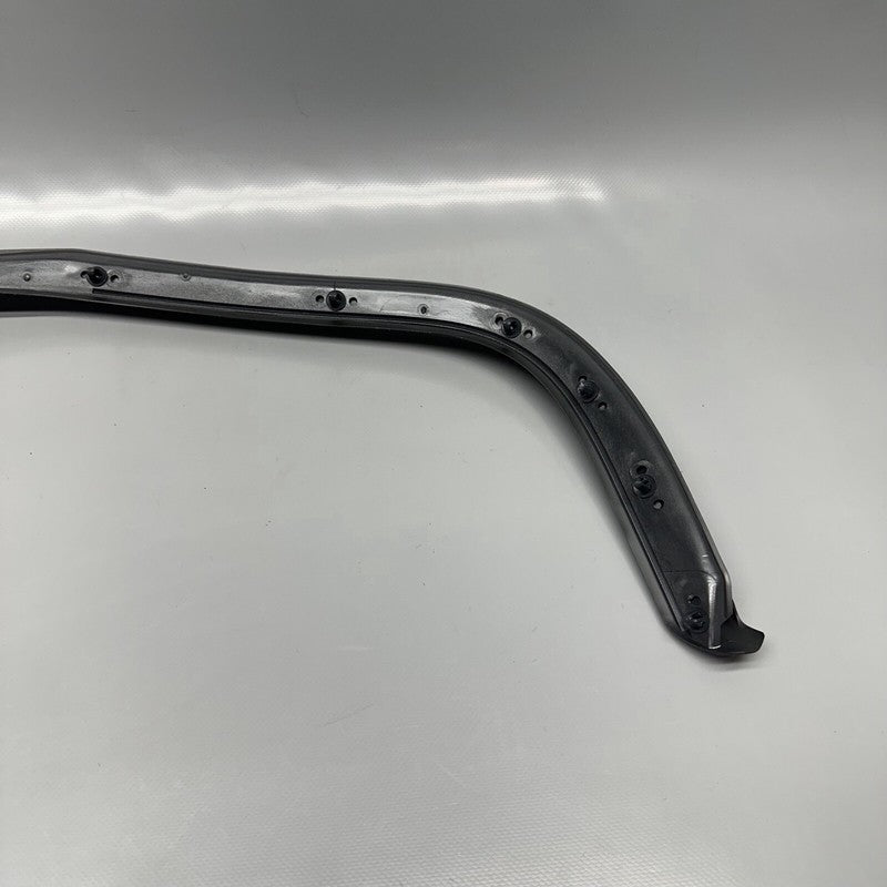 95B839762B PORSCHE MACAN WEATHER STRIP SEAL RIGHT REAR 2016 17 18 19 2020 OEM 95B839762B
