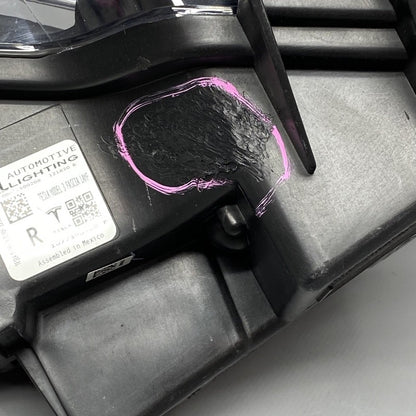 1077390-00-F TESLA MODEL 3 FOG LIGHT RIGHT PASSENGER 2017 18 19 20 21 2022 2 PIN 1077390-00-F