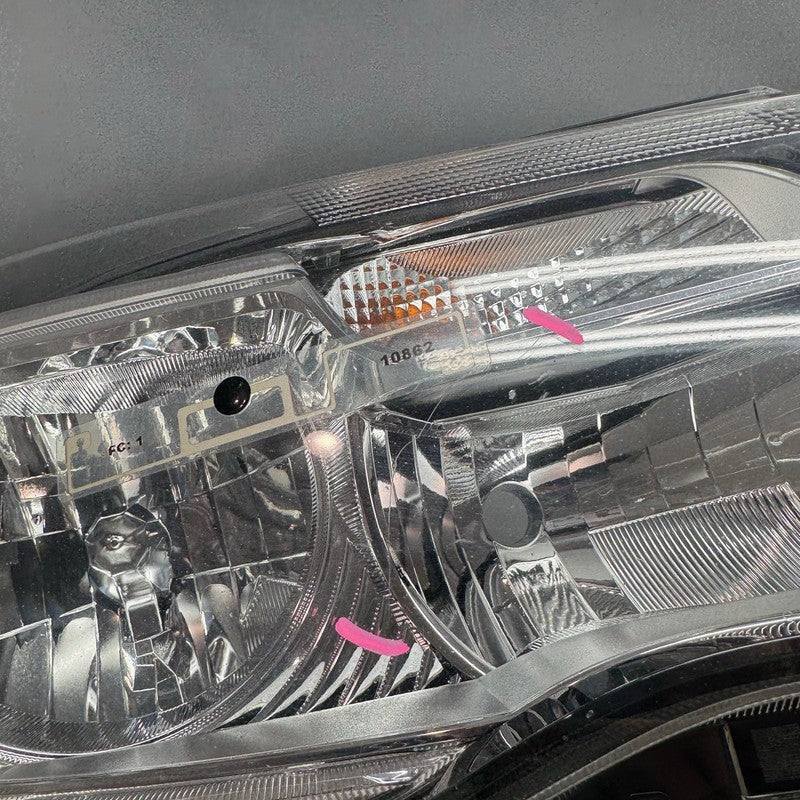 SUBARU FORESTER HEADLIGHT RIGHT PASSENGER 2017 2018 HALOGEN OEM