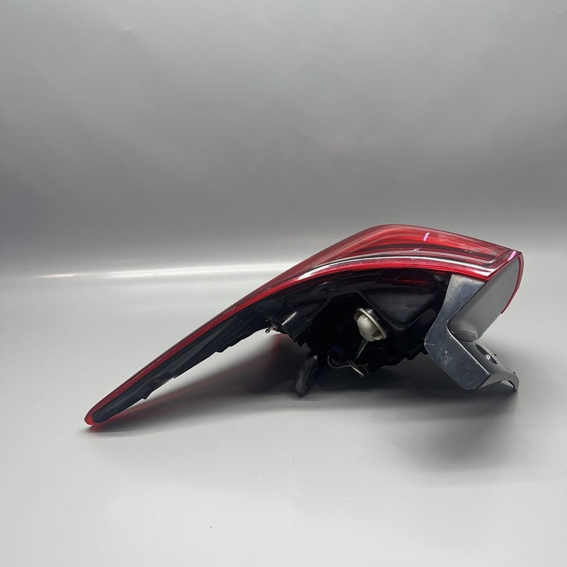 MITSUBISHI OUTLANDER TAIL LIGHT RIGHT PASSENGER 2016 2017 2018 2019 2020 OEM 