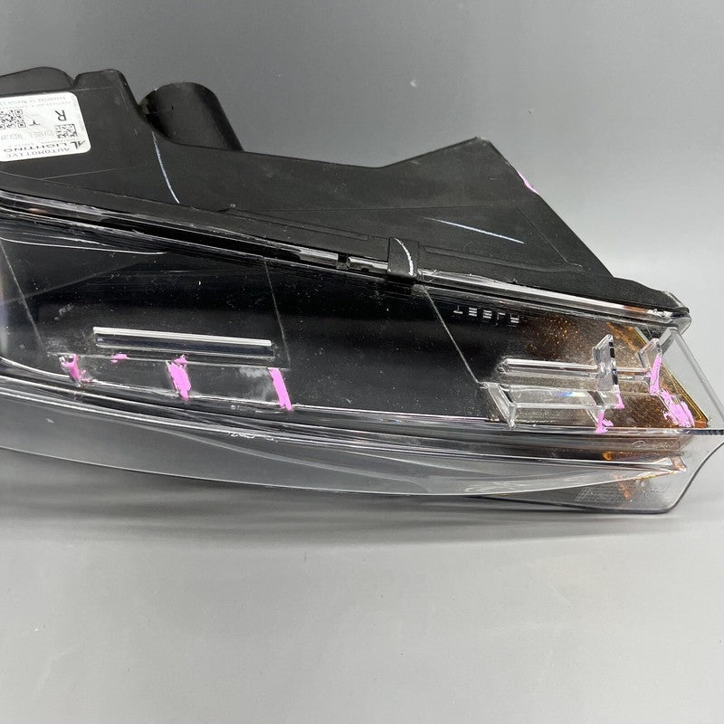 1077392-00-F TESLA MODEL 3 FOG LIGHT RIGHT PASSENGER 2017 2018 2019 2020 2021 2022 OEM 3 PIN