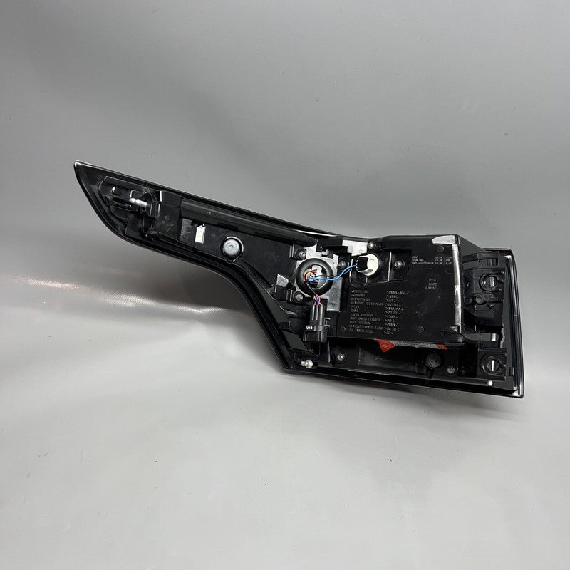 LR061588 RANGE ROVER SPORT TAIL LIGHT RIGHT PASSENGER 2014 2015 2016 2017 OEM LR061588