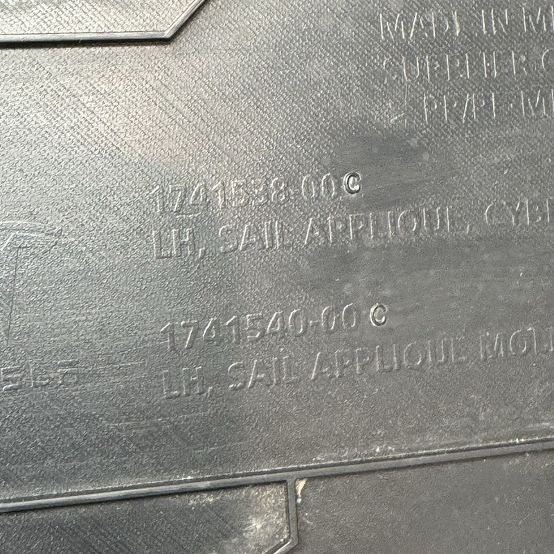 1741538-00-C TESLA CYBERTRUCK BEDSIDE SAIL APPLIQUE LEFT 2023 2024 OEM 1741538-00-C