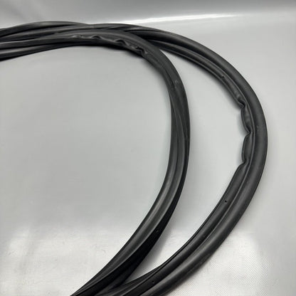 1497681-00-B TESLA MODEL Y LIFTGATE RUBBER GASKET 2020 2021 2022 2023 OEM 1497681-00-B