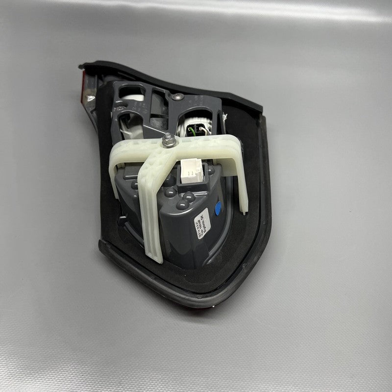 A2059061702 MERCEDES BENZ C300 WAGON TRUNK TAIL LIGHT LEFT DRIVER 2015 2016 2017 2018 OEM