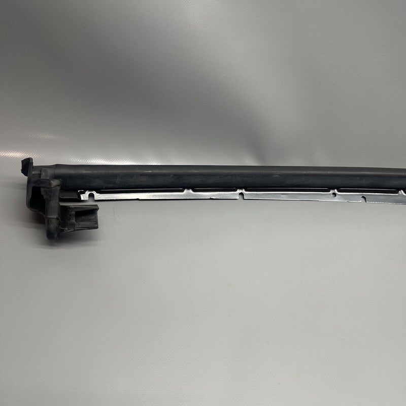 1073247-S0-B TESLA MODEL X FALCON CANTRAIL SEAL RIGHT REAR 2016 17 18 19 2020 1073247-S0-B