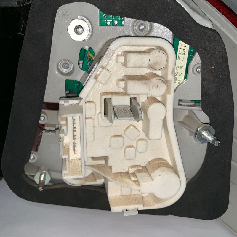 7 289 429 BMW 328 335 TAIL LIGHT LEFT DRIVER LED SEDAN 2009 2010 2011 0EM