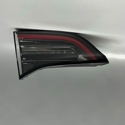 1502088-00-B TESLA MODEL 3 Y TAIL LIGHT INNER LEFT 2017 2018 2019 2020 2021 2022 2023 2024 