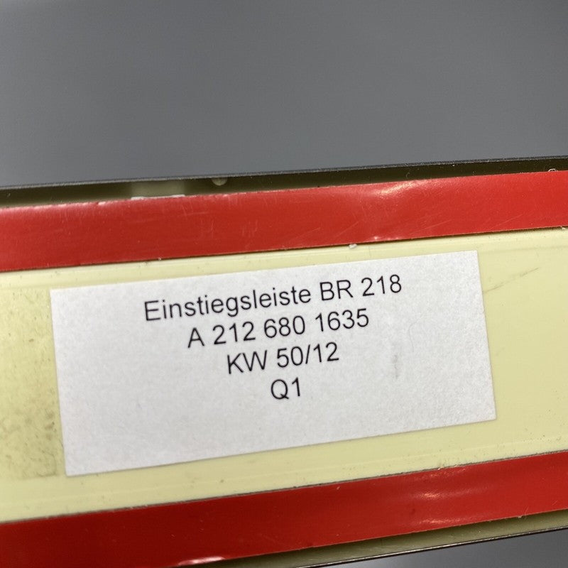 A2126801635 MERCEDES BENZ CLS550 DOOR SILL PLATES A2126801635 2014 2015 2016 2017 OEM