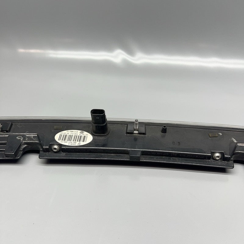 99163198900 PORSCHE 911 GT3 CENTER TAIL LIGHT TRUNK 2014 2015 2016 OEM 99163198900