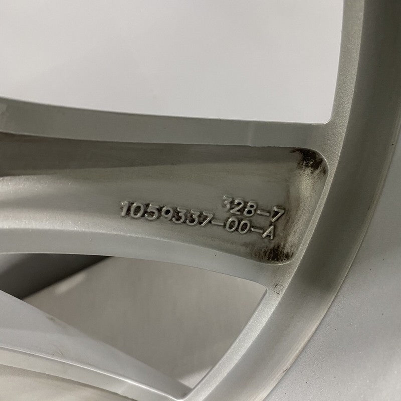 1059337-00-A TESLA MODEL S WHEEL RIM SILVER 19” 1059337-00-A OEM 2016 2017 2018 2019 2020