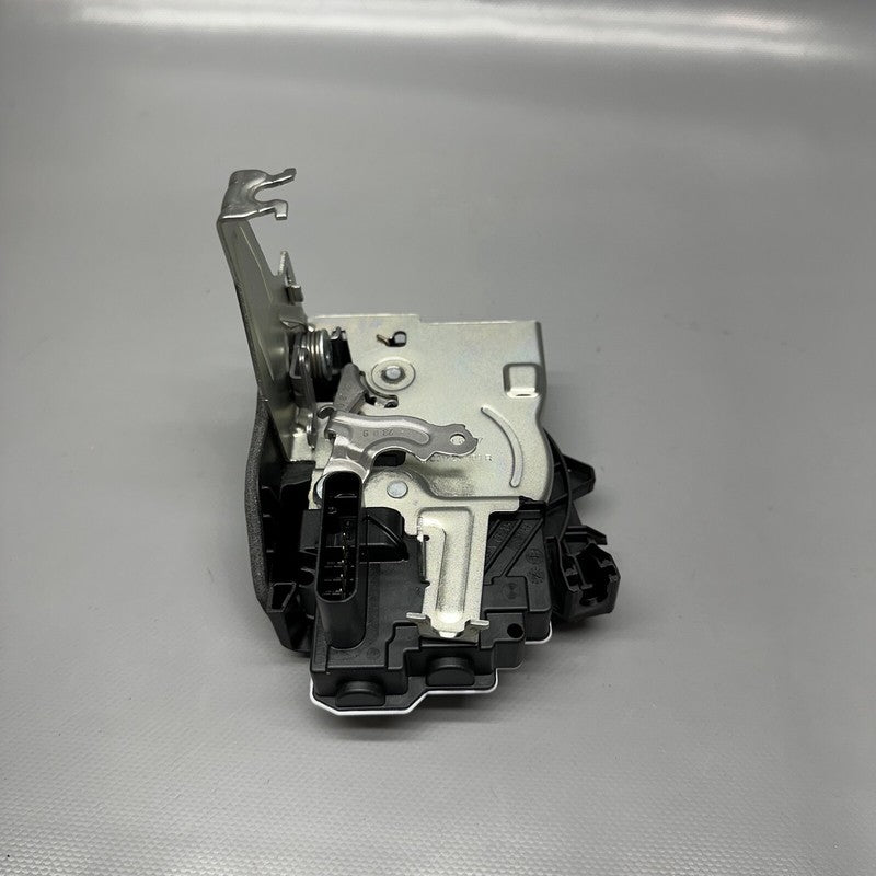 LR070437 RANGE ROVER EVOQUE DOOR LOCK LATCH ACTUATOR RIGHT FRONT 2020 21 22 2023 LR070437