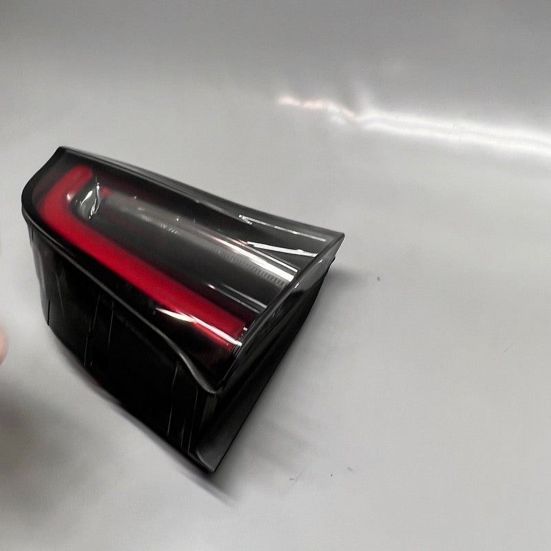 TESLA MODEL Y TAIL LIGHT TRUNK LEFT DRIVER 2021 2022 2023 2024 OEM 150