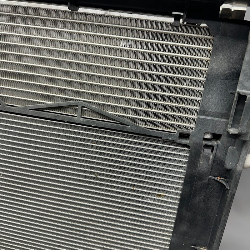 A2045003703 MERCEDES BENZ E350 E550 RADIATOR 2010 2011 2012 2013 2014 2015 OEM A2045003703
