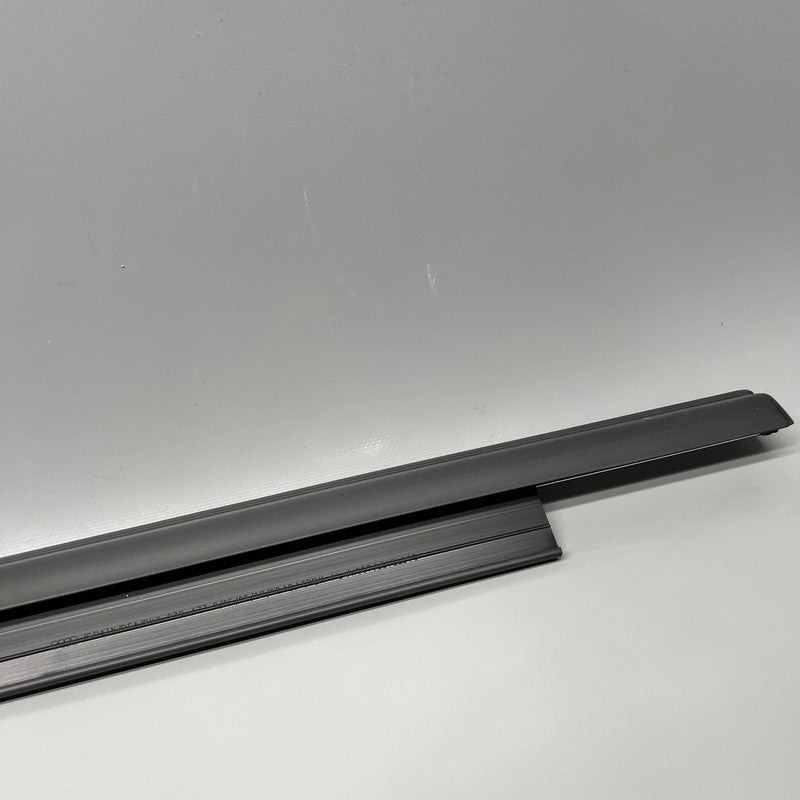 8U0839478 AUDI Q3 DOOR WINDOW BELT RIGHT REAR 2015 16 17 2018 OEM 8U0839478