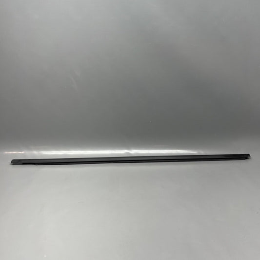 5GM837477B VOLKSWAGEN GOLF GTI DOOR WINDOW BELT LEFT FRONT 2015 16 17 18 2019 5GM837477B