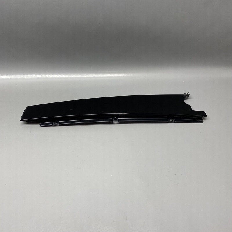 95B853352G PORSCHE MACAN TRIM FOR PILLAR B RIGHT REAR 2015 2016 2017 2018 2019 2020 OEM 