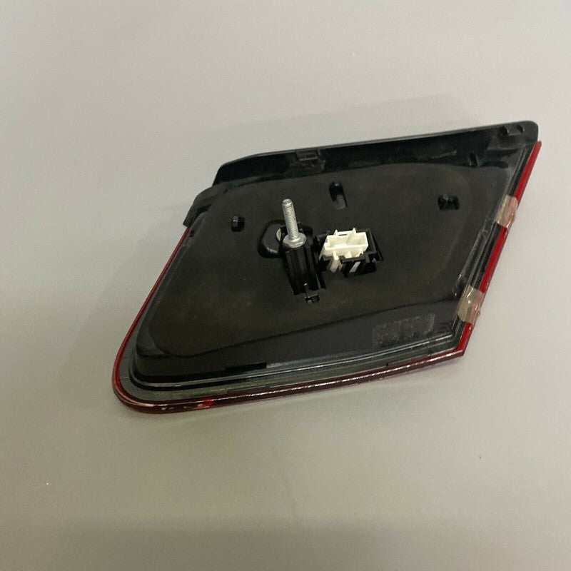 W212 MERCEDES  BENZ E63 TRUNK TAIL LIGHT RIGHT PASSENGER 2014 2015 2016 AMG OEM