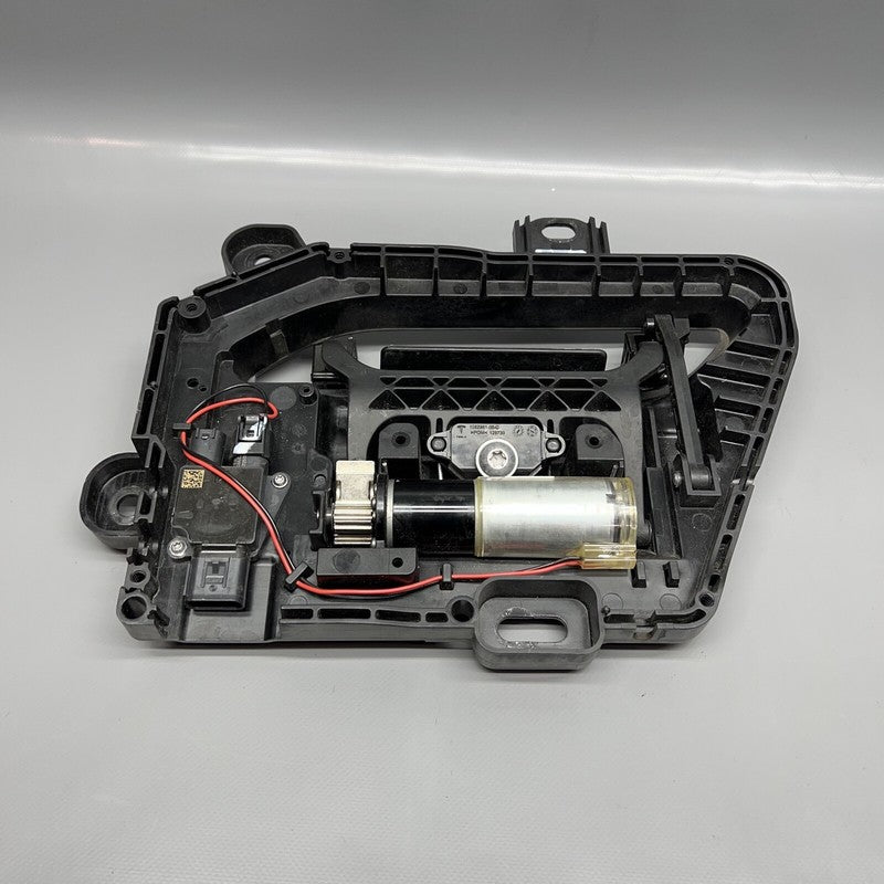 1046122-00-E TESLA MODEL S DOOR HANDLE RIGHT FRONT 2017 2018 2019 2020 GEN 2 OEM 1046122-00-E