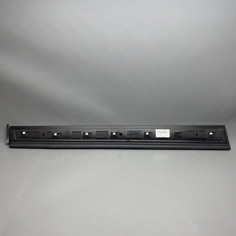 9Y0837096 PORSCHE CAYENNE DOOR MOLDING RIGHT LOWER FRONT 2019 2020 2021 OEM 9Y0837096