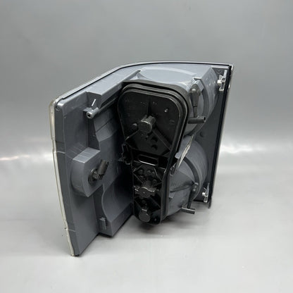 RANGE ROVER HSE TAIL LIGHT RIGHT PASSENGER 2003 2004 2005 OEM