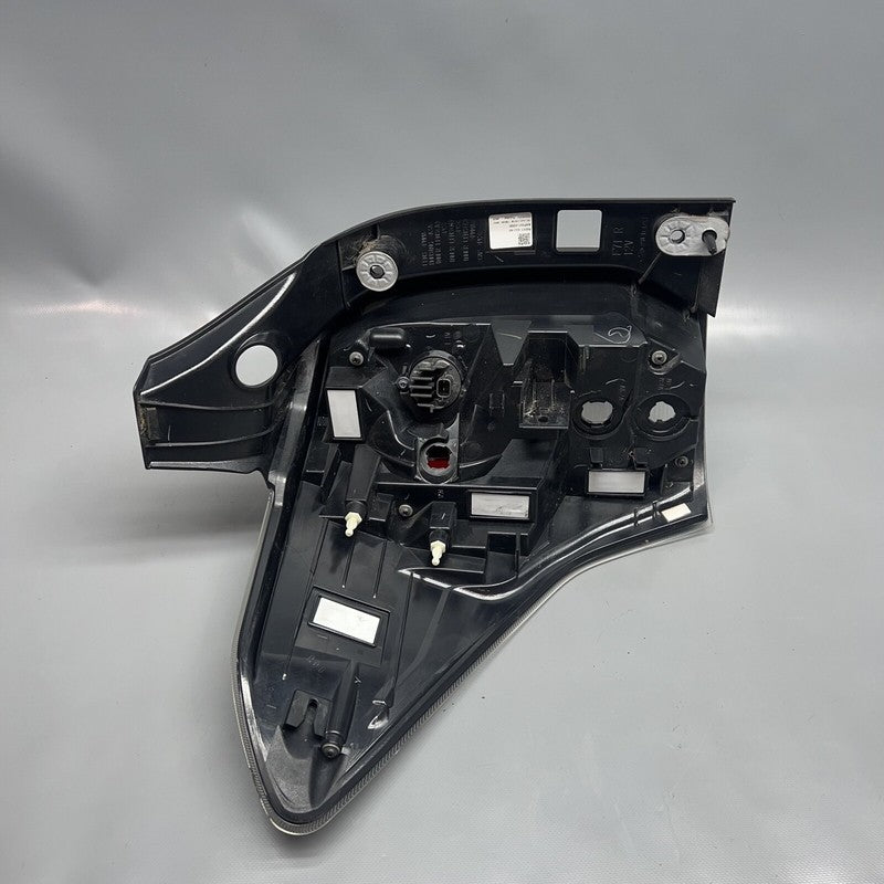 84201-SG140 SUBARU FORESTER TAIL LIGHT RIGHT PASSENGER 2017 2018 OEM 84201-SG140