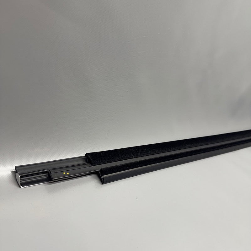 AUDI Q5 DOOR WINDOW MOLDING LEFT FRONT 2015 2016 2017 2018 OEM 8U08532