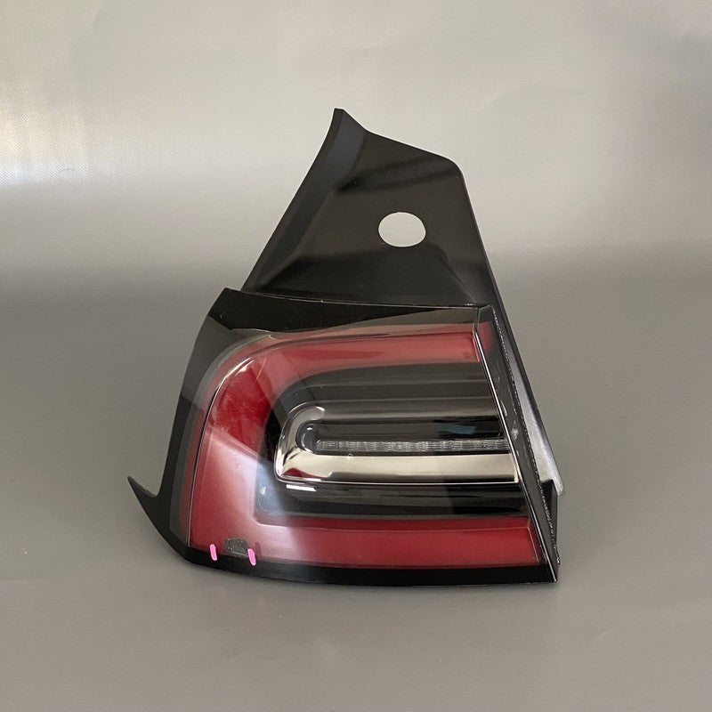 1077397-00-E TESLA MODEL 3 TAIL LIGHT LEFT DRIVER 2017 2018 2019 2020 2021 2022 OEM DAMAGED