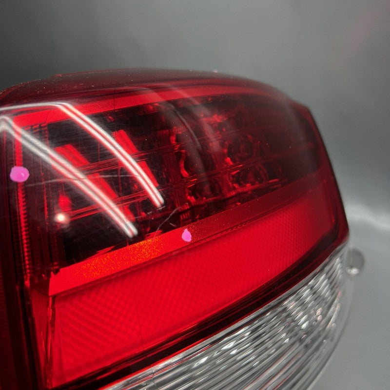 TOYOTA HIGHLANDER TAIL LIGHT RIGHT PASSENGER 2017 2018 2019 OEM