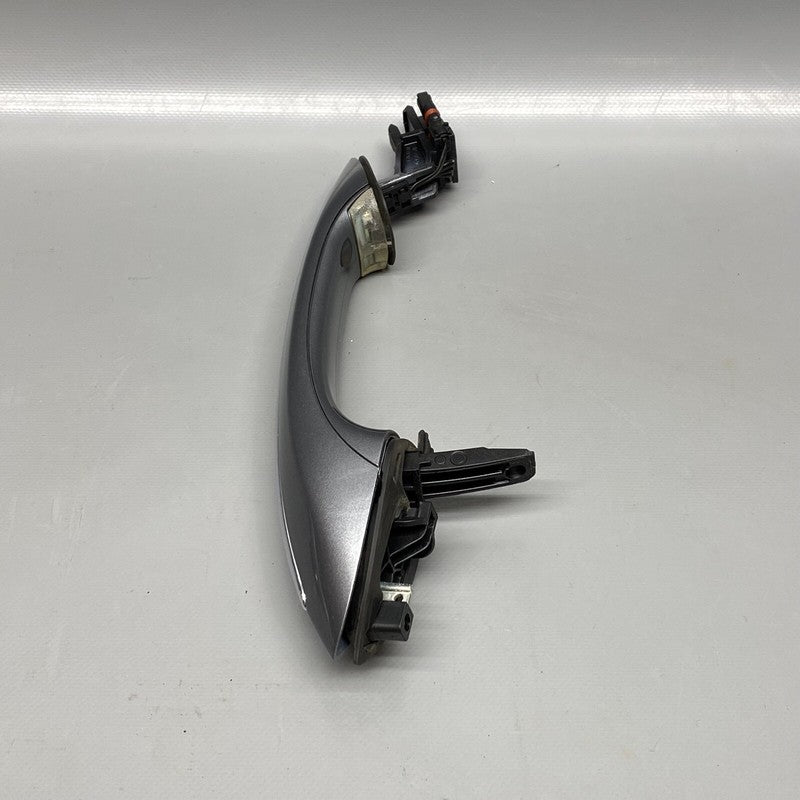 7305284 BMW 528 DOOR HANDLE RIGHT FRONT KEYLESS 2014 2015 2016 F10 OEM 7305284