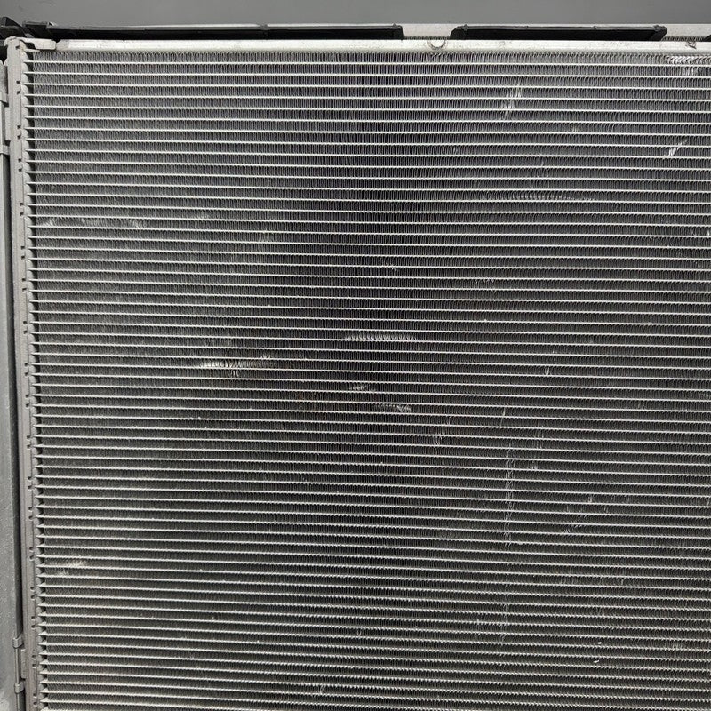 A2045003703 MERCEDES BENZ E350 E550 COOLANT RADIATOR 2010 2011 2012 2013 2014 2015 OEM