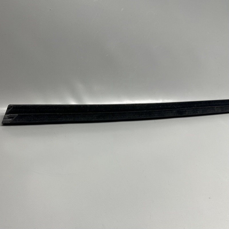 1080684-01-i TESLA MODEL 3 DOOR WINDOW MOLDING RIGHT FRONT 2017 18 19 20 21 2022 1080684-01-i