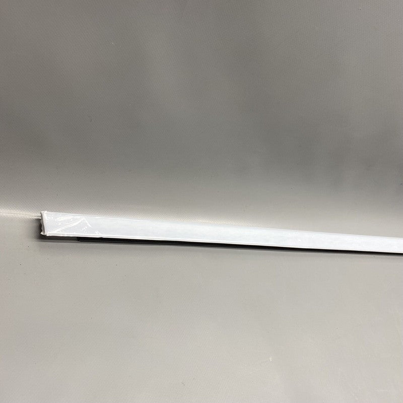 95B837476D PORSCHE MACAN DOOR TRIM RIGHT FRONT 2015 2016 2017 2018 2019 2020 OEM 95B837476D