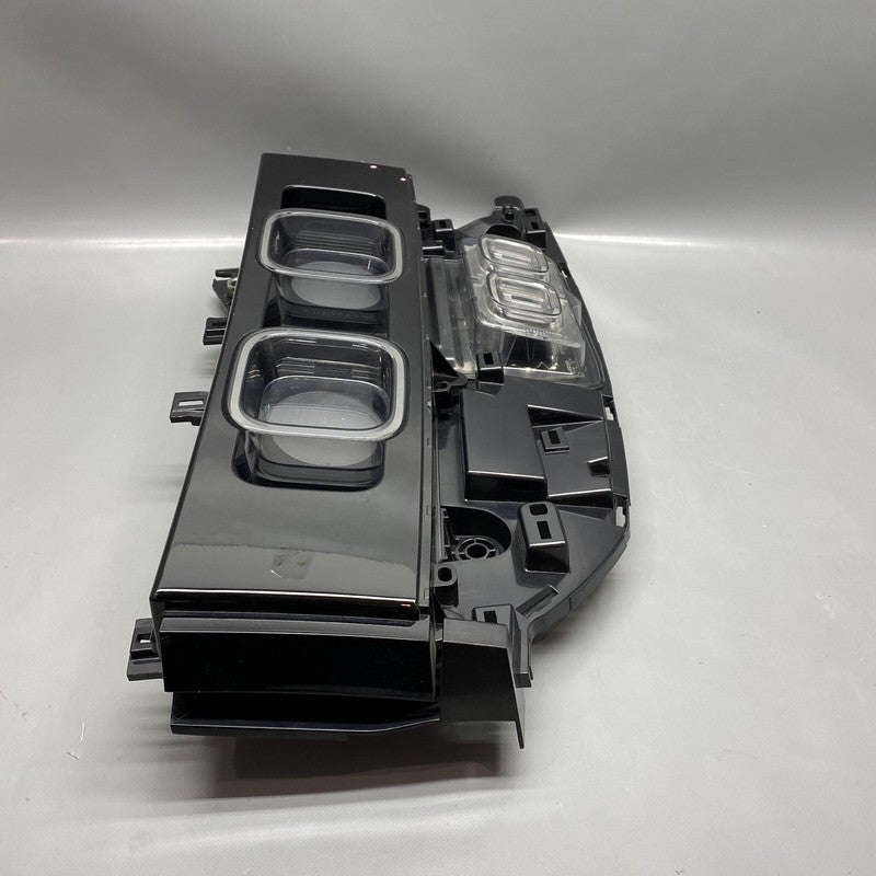 L8B2-13405-DD LAND ROVER TAIL LIGHT LEFT DRIVER 2020 2021 2022 OEM L8B2-13405-DD