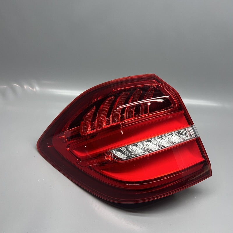 A1669060502 MERCEDES BENZ GLS450 TAIL LIGHT LEFT DRIVER GLS550 LED 2017 2018 2019 OEM