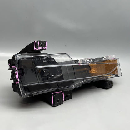 1077390-00-F TESLA MODEL 3 FOG LIGHT RIGHT PASSENGER 2017 18 19 20 21 2022 2 PIN 1077390-00-F