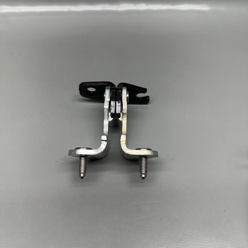 1091330-00-E TESLA MODEL 3 DOOR HINGE LOWER RIGHT REAR 2017 2018 2019 2020 OEM 1091330-00-E