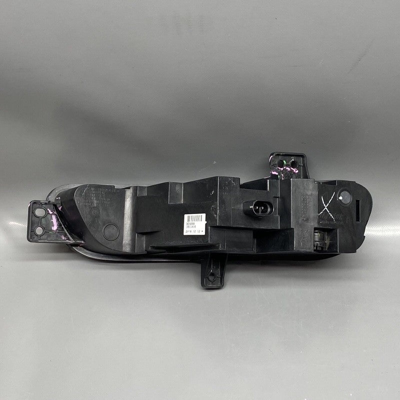 68273052A JEEP GRAND CHEROKEE FOG LIGHT 2017 2018 2019 2020 2021 OEM 68273052A
