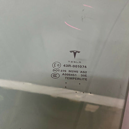 43R-001074 TESLA MODEL S LEFT FRONT DOOR GLASS 2012 2013 2014 2015 2016 2017 2018 2019 OEM