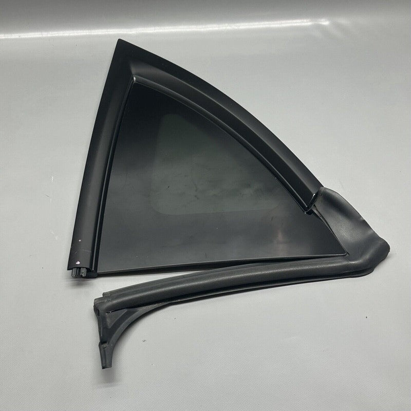 1495740-00-E TESLA MODEL Y QUARTER GLASS LEFT REAR 2020 2021 2022 2023 OEM 1495740-00-E